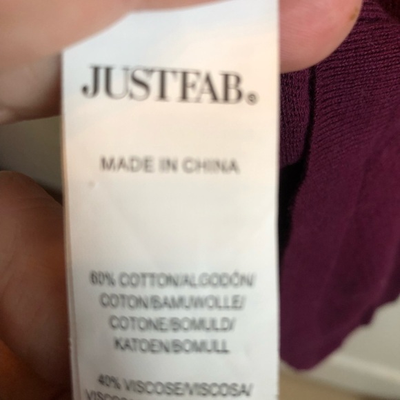 JustFab burgundy Long Sleeve Relaxed sweater. Wear with tights or a skirt. - Picture 7 of 9